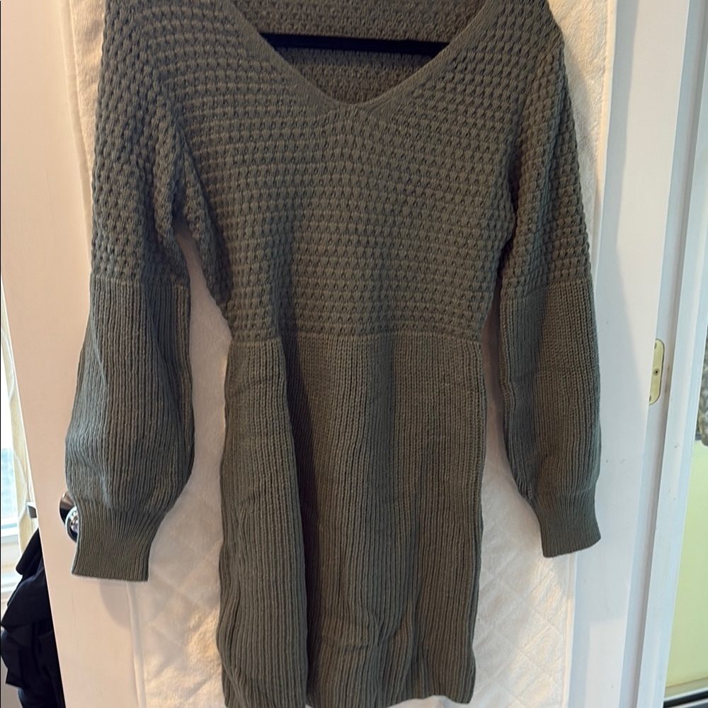 Cupshe Green V-Neck Sweater with Chunky Knit